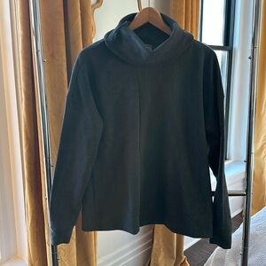 Size Large Grey Columbia turtleneck